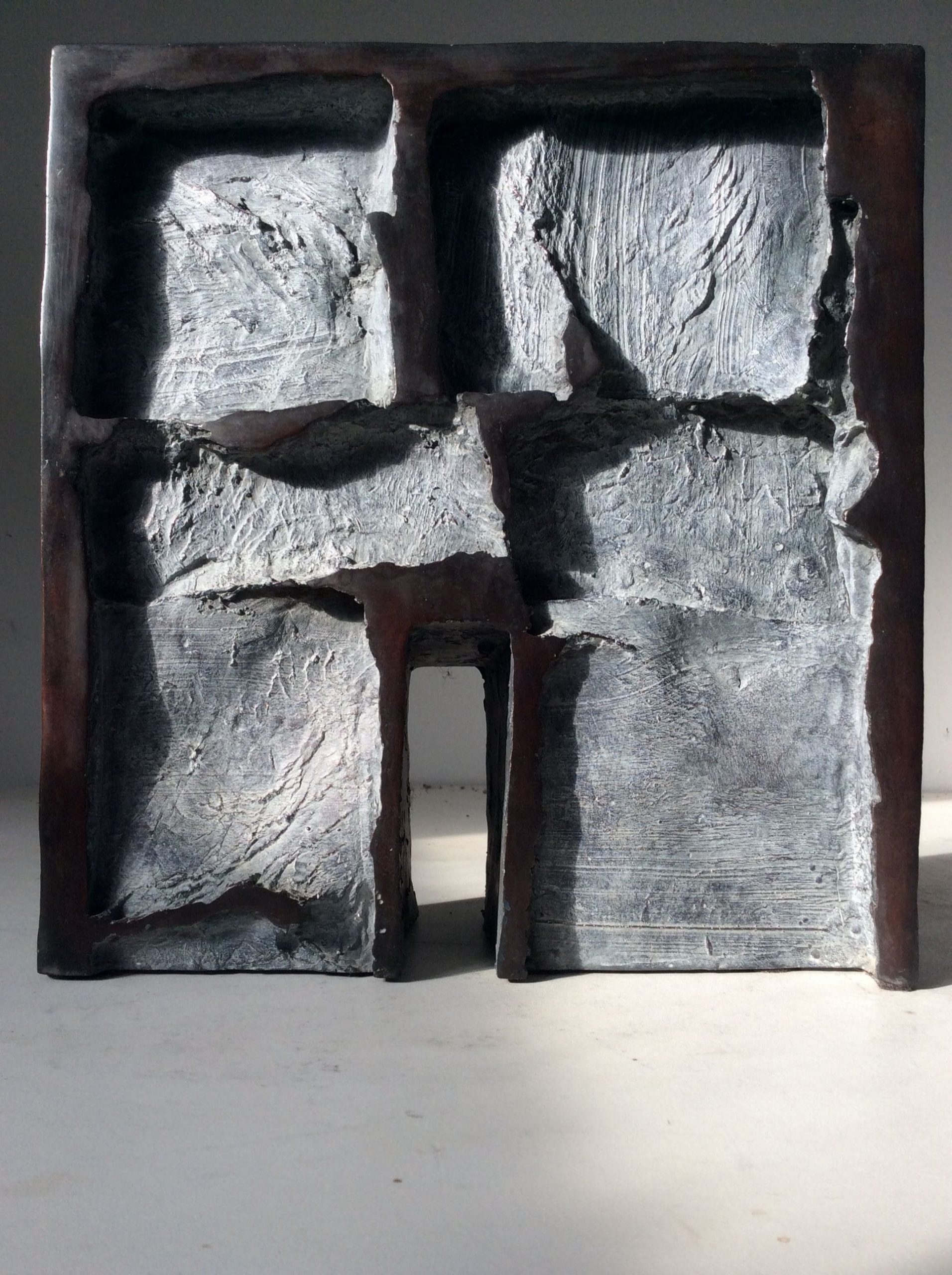 Porte falaise - bronze - édition de 8 + 4EA - 44 x 44 cm