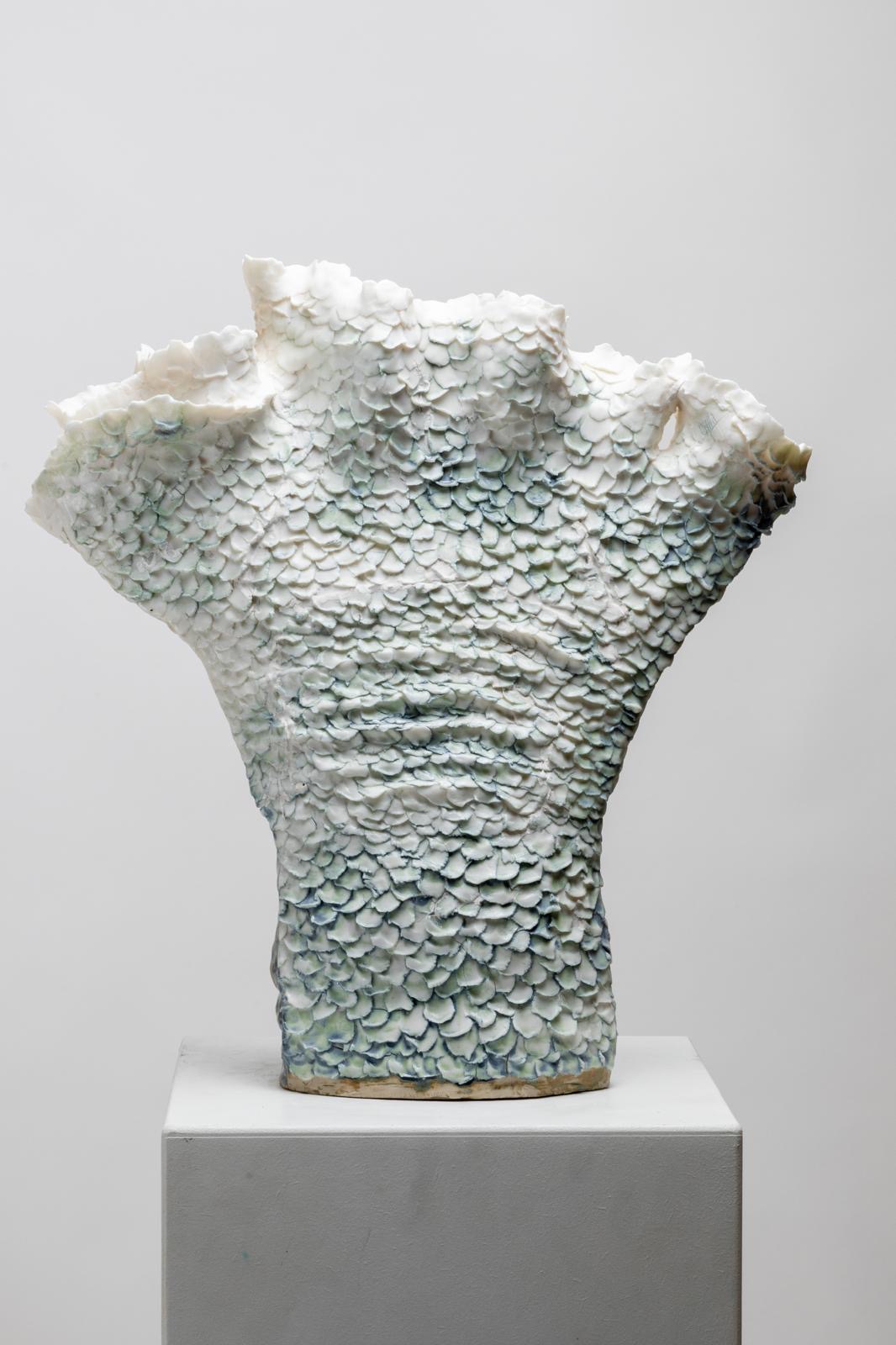 Entre Deux Eaux -  Porcelaine grand feu - 47 x 42 x 14 cm